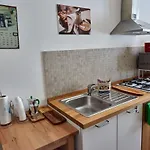 Aperture Panzió Nápoly
